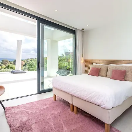 Apartment 4 Bdrm Luxury Retreat W/ Stunning Sea Views Estepona