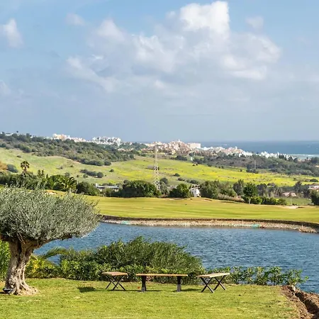 4 Bdrm Luxury Retreat W/ Stunning Sea Views Estepona